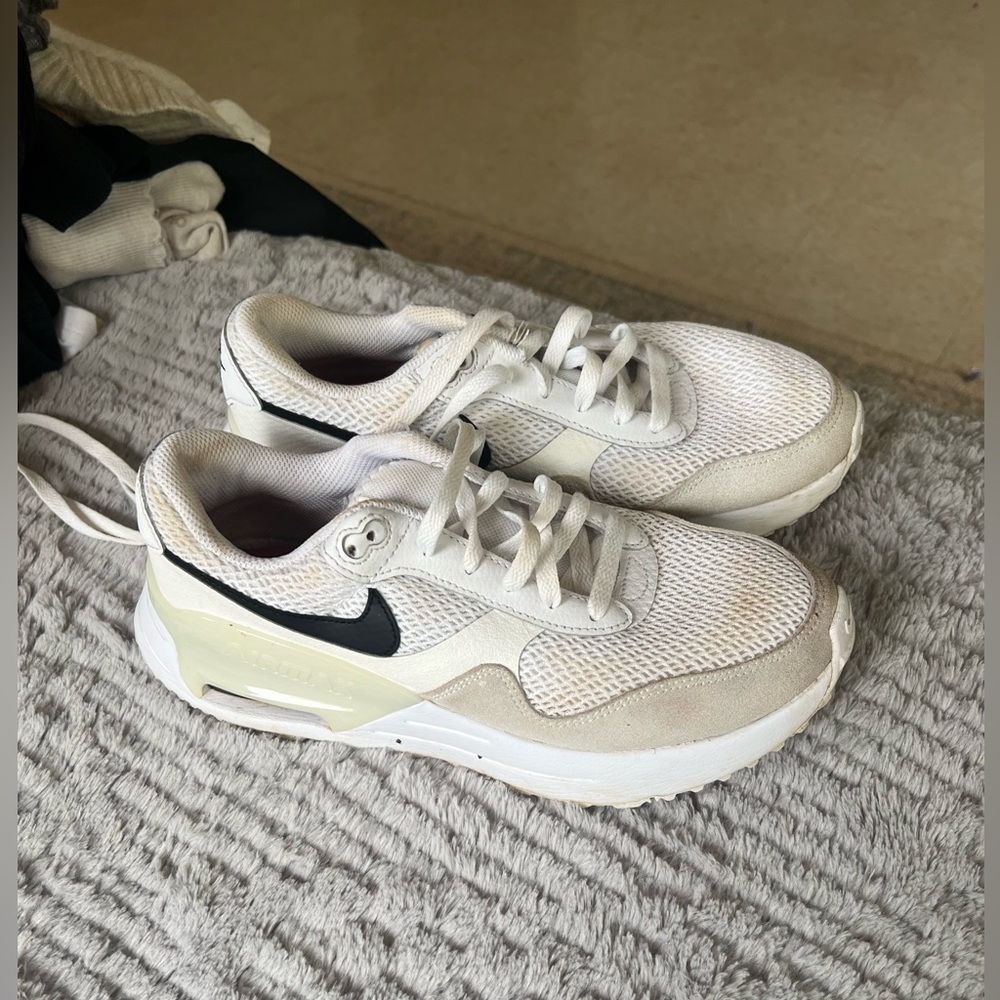 Nike AirMax Systm size 9